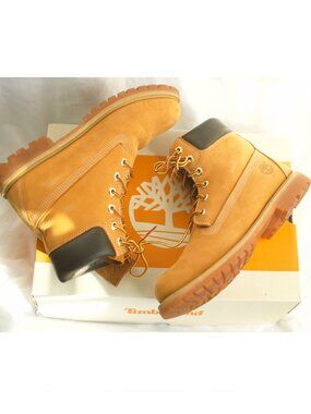 TIMBERLAND Boots / SIZE 9 M (M for medium width)